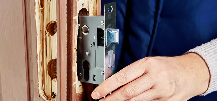 Garage Door Lock Replacement Eastpointe